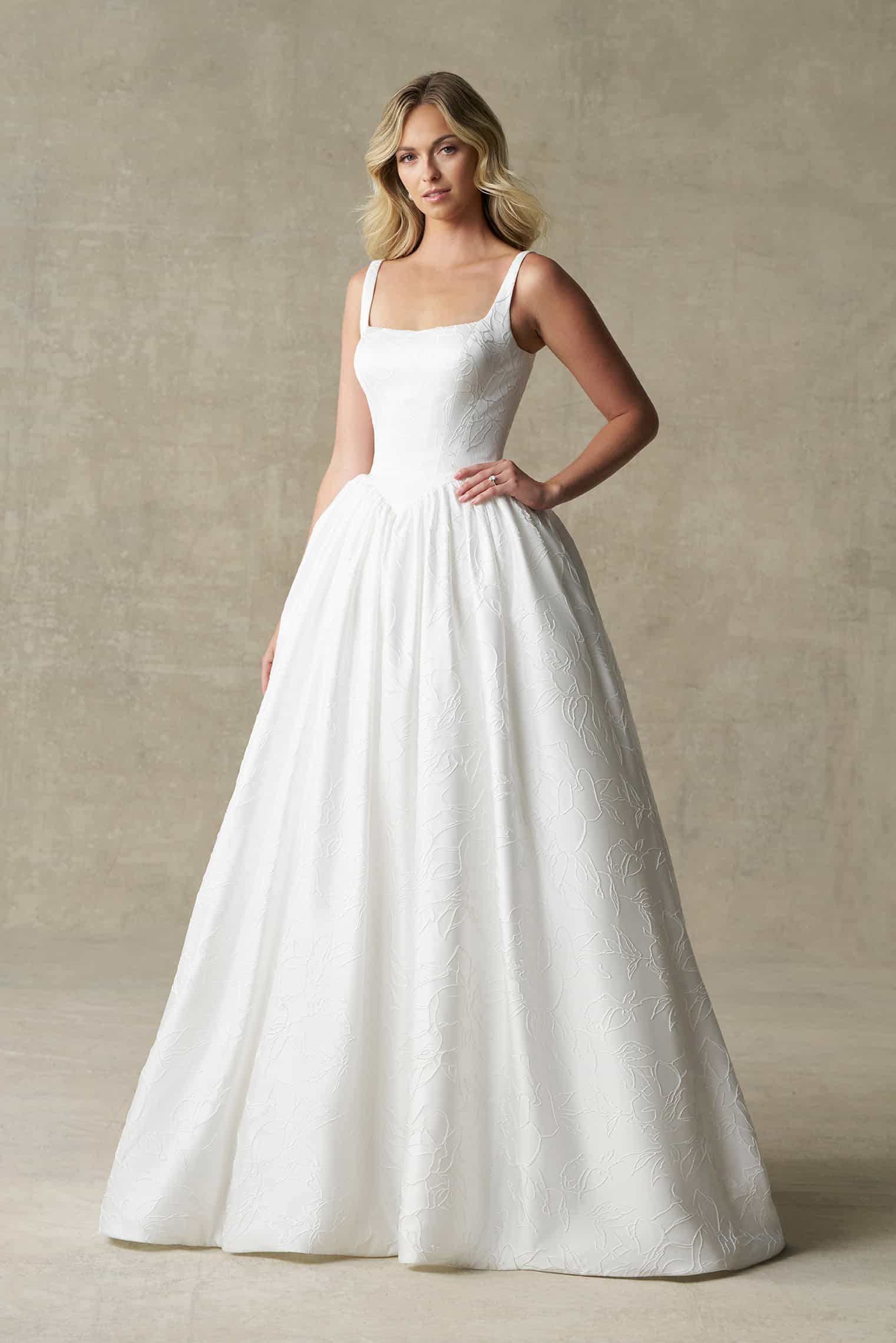 Allure Romance - R3987 Front